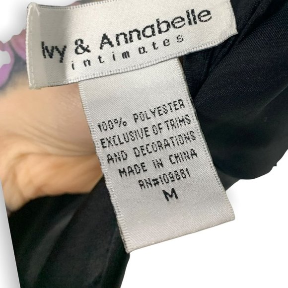 Ivy and Annabelle Black Peekaboo Pleat Full Length Negligee Medium - Picture 7 of 12